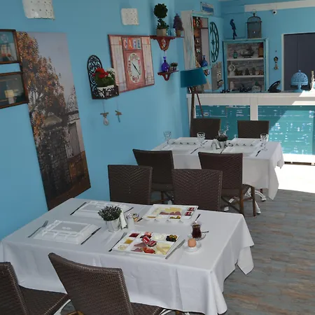 Mai̇ Bed & Breakfast