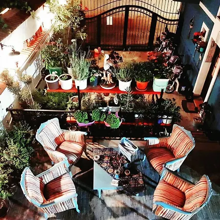 Mai̇ Frühstückspension Çeşme