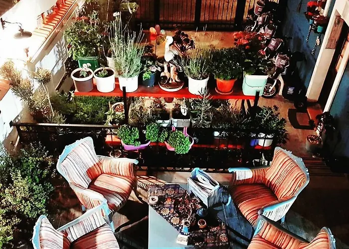 Mai̇ Bed & Breakfast Çeşme